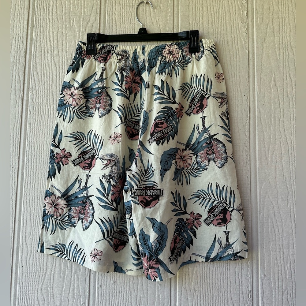 Jurassic Park Print Shorts - Picture 4 of 10